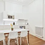 The Collection - Casa Batllo - Luxury Historic 4bd 4bth For 9 Guests * Barselona