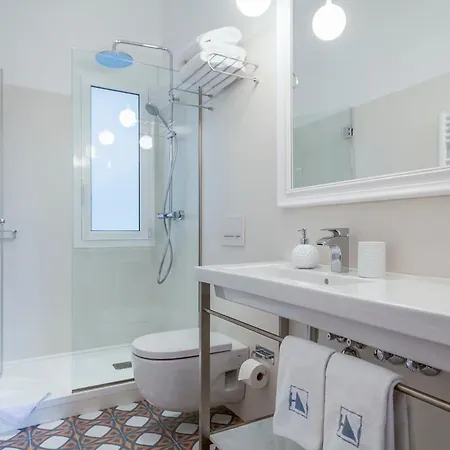 The Collection - Casa Batllo - Luxury Historic 4bd 4bth For 9 Guests Apartmán *