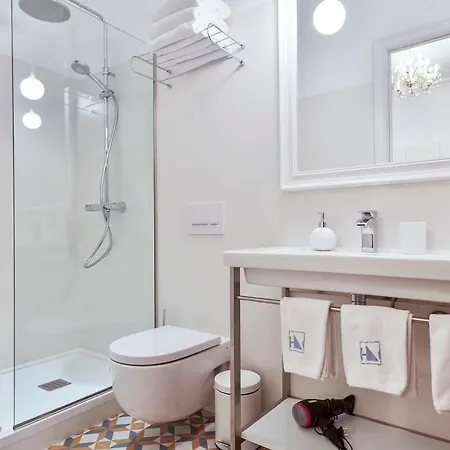 The Collection - Casa Batllo - Luxury Historic 4bd 4bth For 9 Guests Apartmán