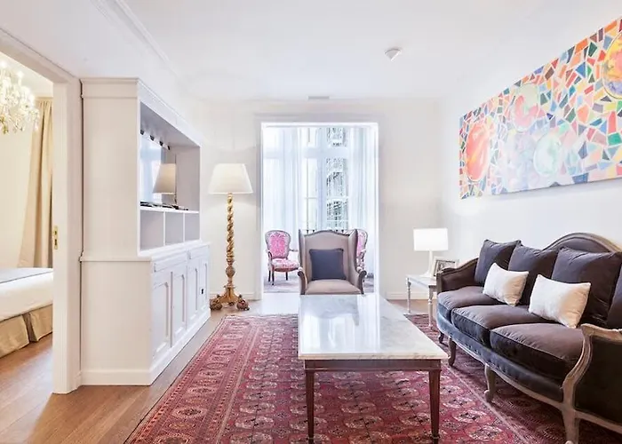 The Collection - Casa Batllo - Luxury Historic 4bd 4bth For 9 Guests דירה ברצלונה
