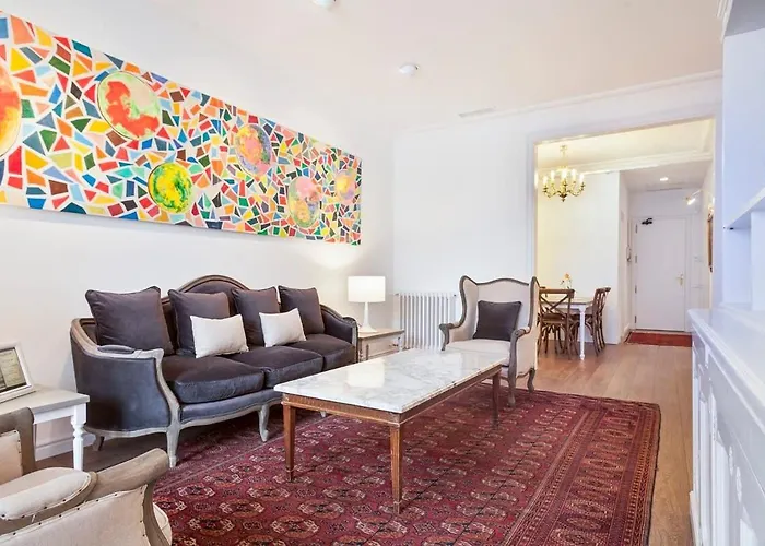 The Collection - Casa Batllo - Luxury Historic 4bd 4bth For 9 Guests דירה ברצלונה